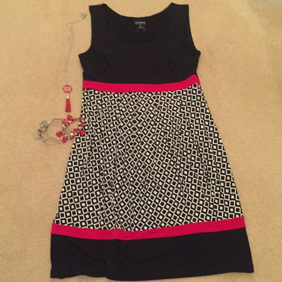 En Focus Studio Dresses & Skirts - Casual Dress
